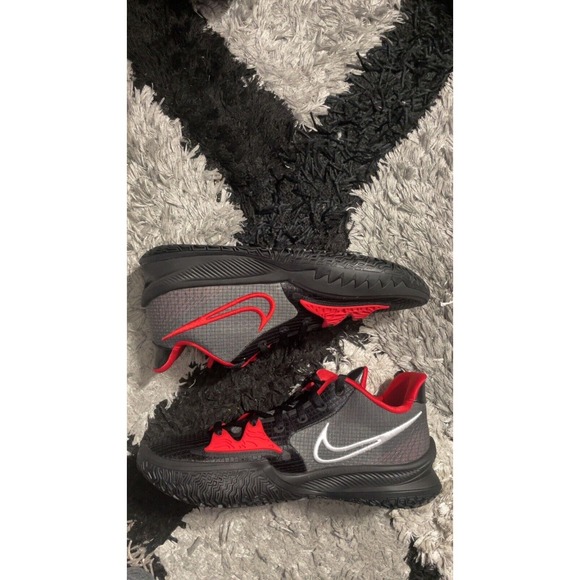 Nike Kyrie 4 Low “Bred” CW3985-006 Size 12 Basketball Shoes main image 5